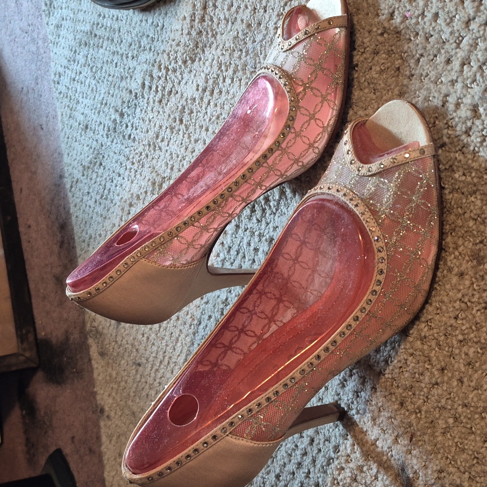 Nina Gold Pumps